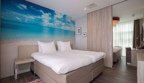 Family Room, Multiple Beds