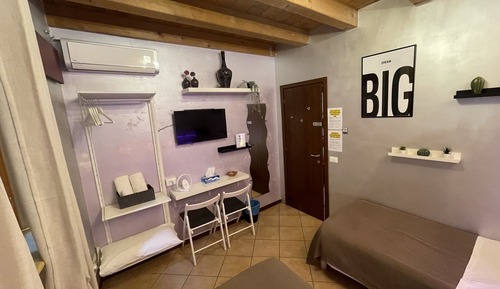 Basic Twin Room, Shared Bathroom