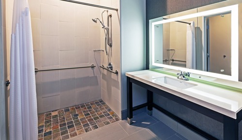 Standard Room, 2 Queen Beds, Accessible (Communication, Roll-In Shower)