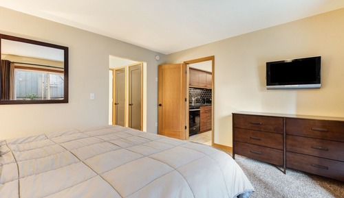 Premium Condo, Kitchen, Ground Floor