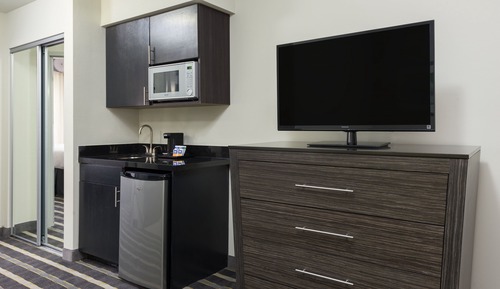 Suite, 1 King Bed, Accessible (Communication, Roll-In Shower)