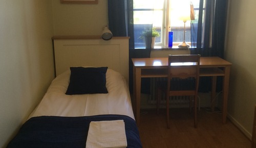 Single Room, Private Bathroom