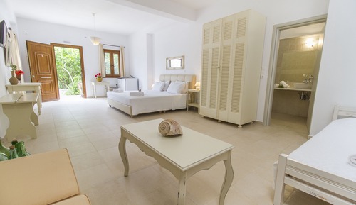 Comfort Triple Room