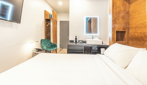 Economy Room