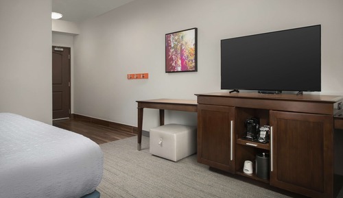 Room, 1 King Bed, Accessible (Hearing)