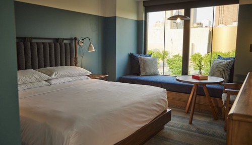 Classic Room, 1 King Bed