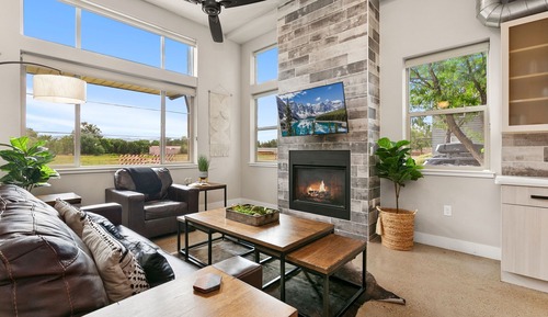 House, Multiple Beds, Hot Tub, Mountain View (750 Jerome St Unit 6)