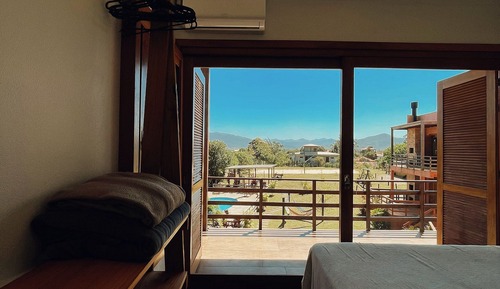 Luxury House, Pool Access, Mountain View