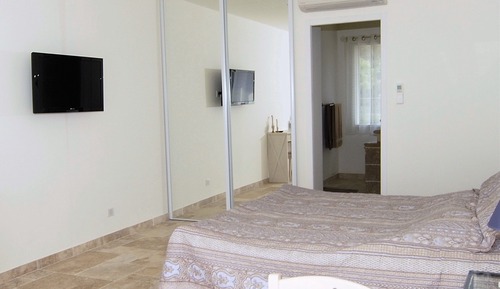 Double Room, 1 Queen Bed