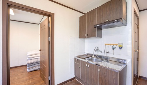 Basic Room, 1 Bedroom (201ho(Deepred,withpet))