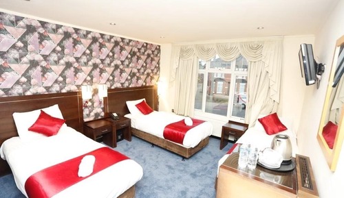Deluxe Triple Room