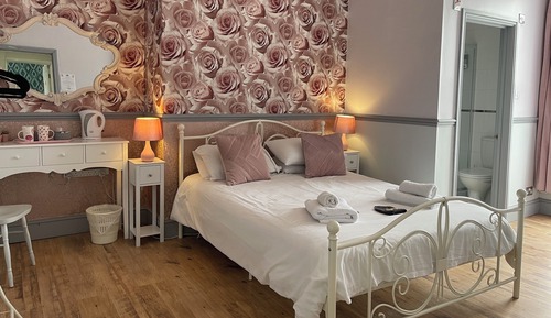 Design Double Room (Room 6)