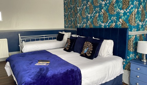 Design Double Room (Room 2)