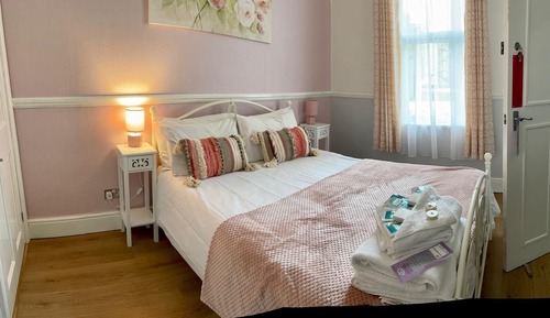 Design Double Room (Room 4)