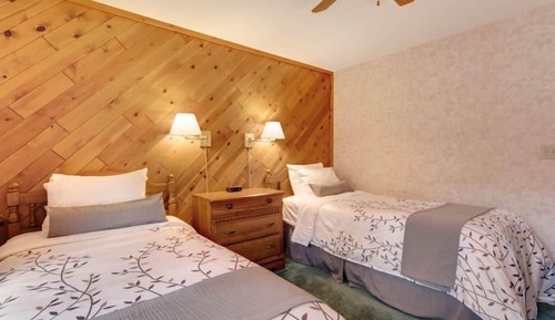 Basic Room, Lake View