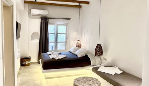 Junior Studio Suite