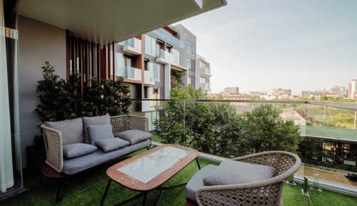 Deluxe Room, 1 King Bed, Balcony, Garden View