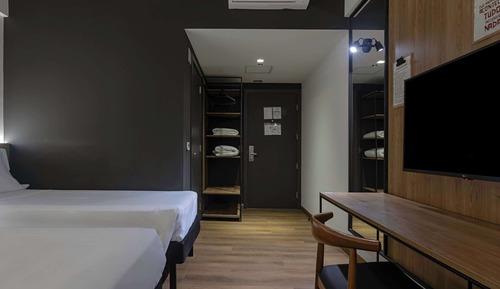 Room, Multiple Beds