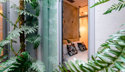 Deluxe Studio Suite