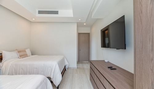 Luxury Villa, 3 Bedrooms, Pool Access, Partial Ocean View