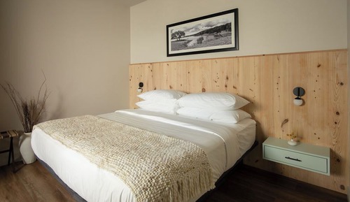 Luxury Cabin, Garden Area