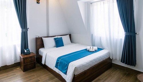 Deluxe Double Room Single Use, 1 King Bed, Balcony, City View