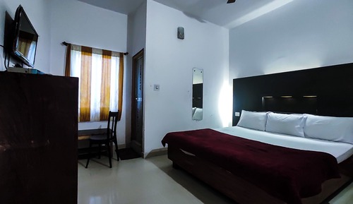 Standard Room, 1 King Bed