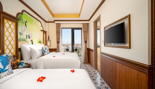 Executive Triple Room, Bathtub, Balcony with Riverside View