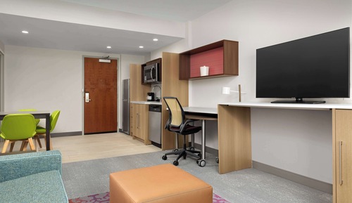 Suite, 1 King Bed, Accessible (Hearing)
