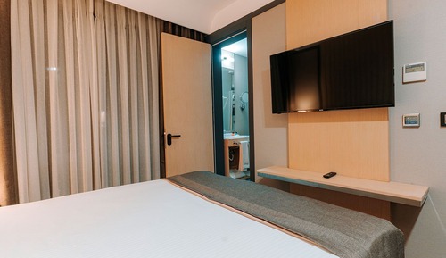 Economy Room