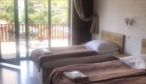 Basic Room, Multiple Beds, Mountainside