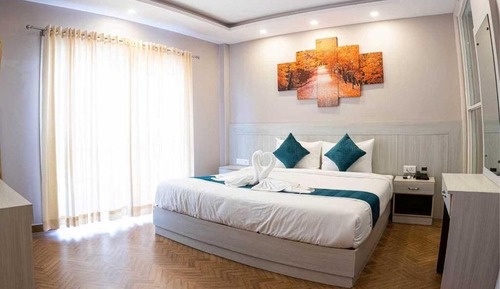 Deluxe Double or Twin Room