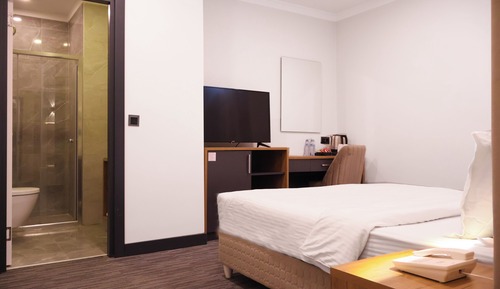 Economy Room