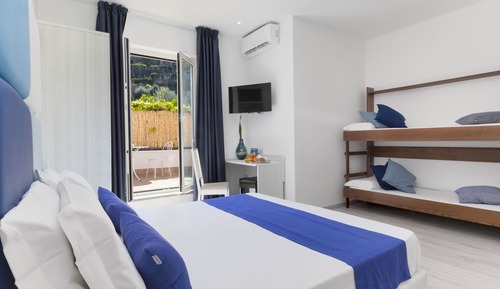 Standard Quadruple Room