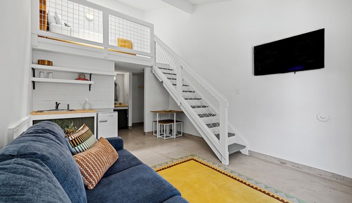 Deluxe Studio, 1 Queen Bed with Sofa bed