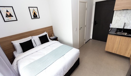 Premier Studio (517563)