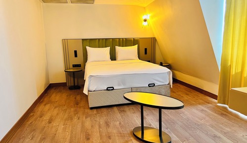 Deluxe Studio Suite