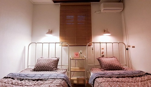 Basic Shared Dormitory, Women only