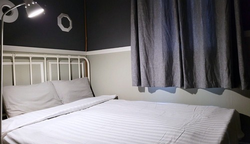 Basic Single Room, 1 Queen Bed, Beachside