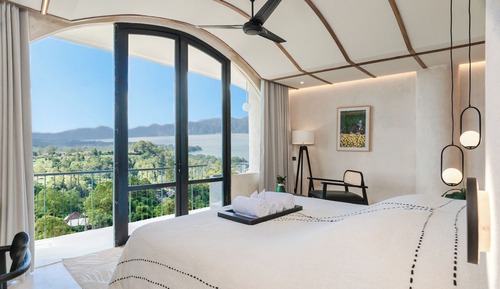 Summit Suite