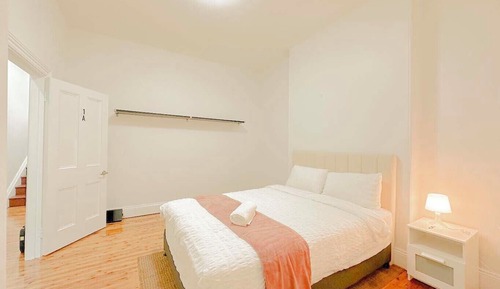 Economy Room