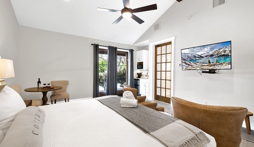 Cottage, 1 King Bed, Patio