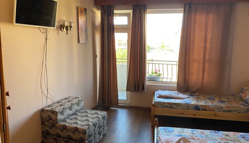 Economy Room