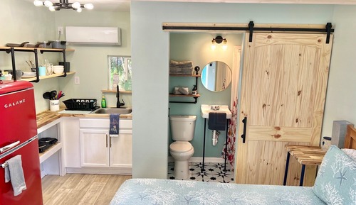 Deluxe Studio Suite
