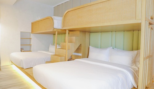 One Bedroom Premier (No Window)