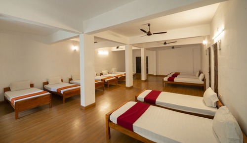 Premium Dormitory 12-sharing - Non Air-conditioning