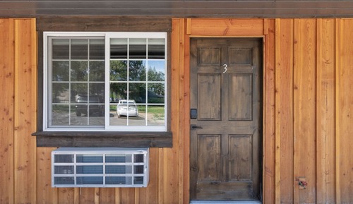 Lake Village Lodge Room #3 (ADA)