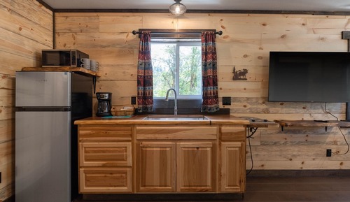 Lake Village Lodge Suite #10