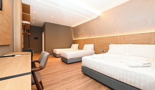 Deluxe Quadruple Room