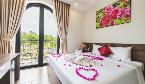 Deluxe Room, 1 King Bed, Balcony